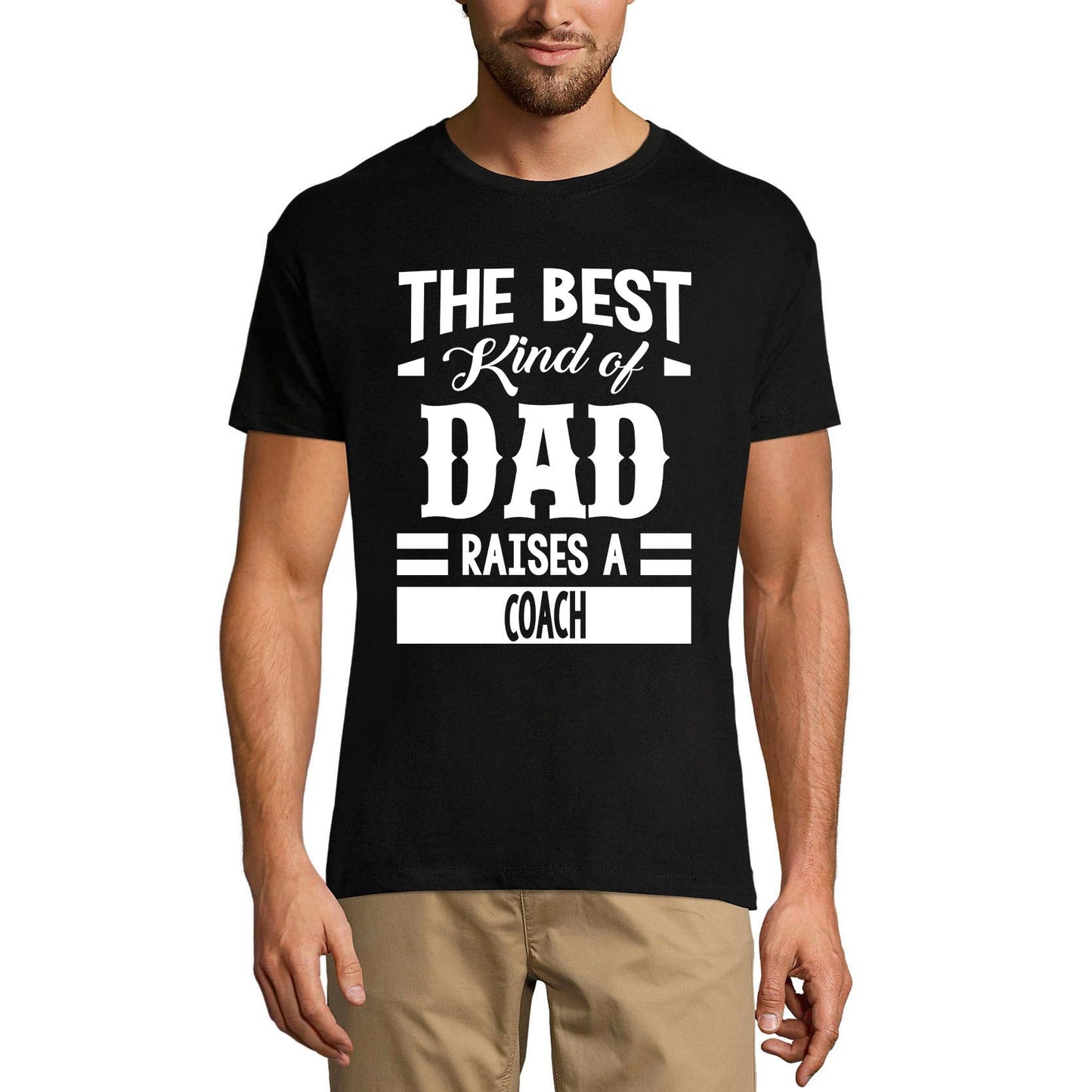 ULTRABASIC Herren-Grafik-T-Shirt „Dad Raises a Coach“.