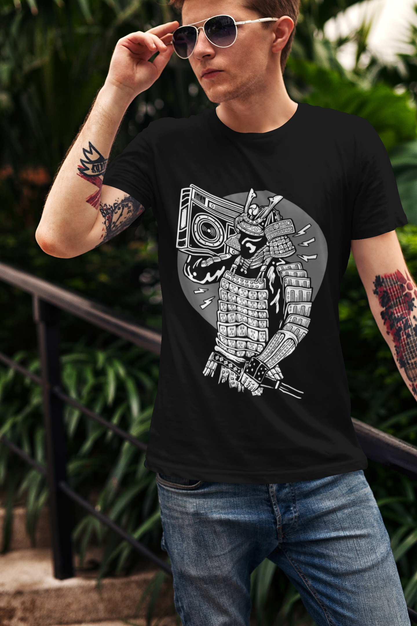ULTRABASIC Herren-Grafik-T-Shirt Samurai mit Boombox, lustiges Musik-Shirt für Männer
